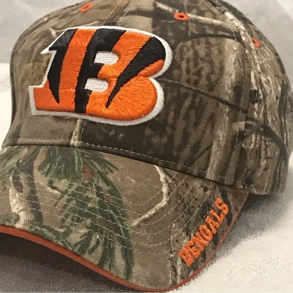 NFL Team Apparel - Cincinnati Bengals Football Camo Cap